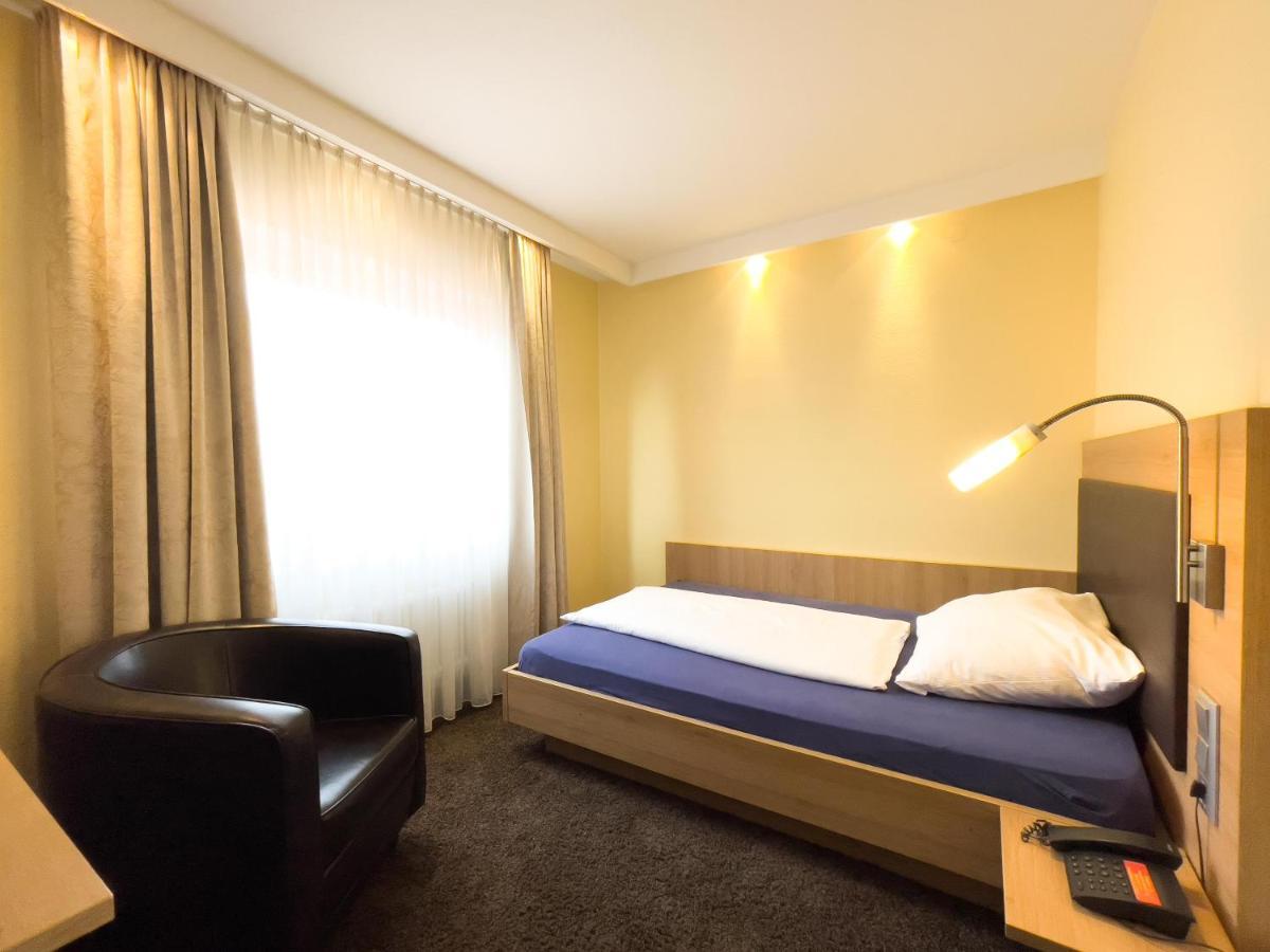 Hotel Ott's Weinwirtschaft & Biergarten Weil Am Rhein/basel Weil am Rhein